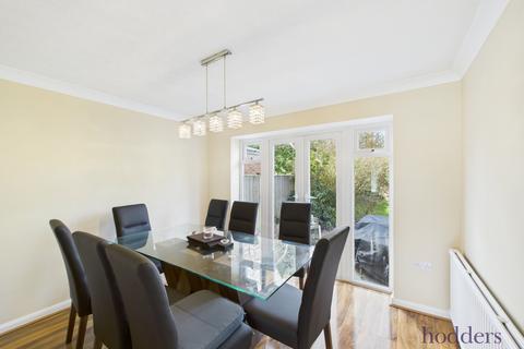 9 Birch Close, New Haw, Addlestone, KT15 3JT