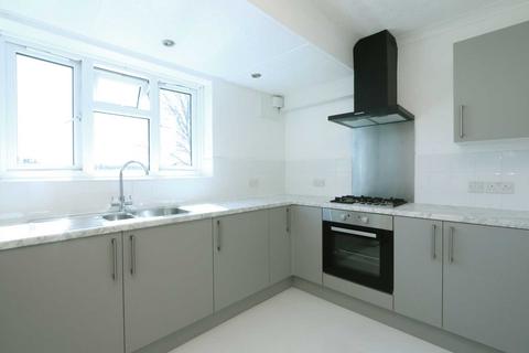 2 bedroom flat to rent, Burlington Road, New Malden