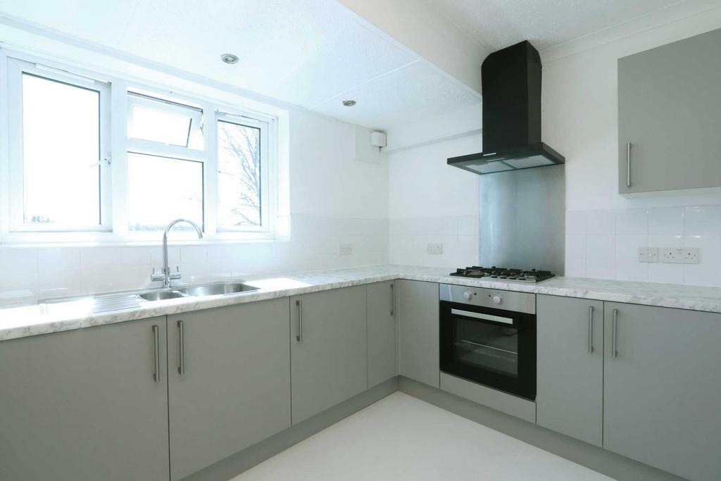Apartment in New Malden - View 2