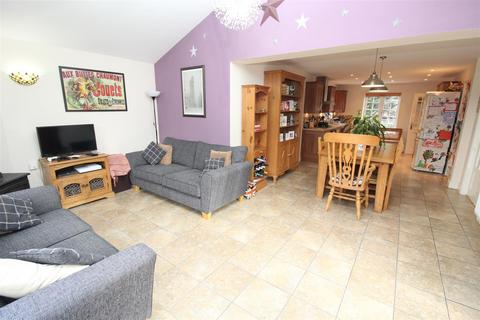 1 Bramblewood Close, Chirk Bank, Wrexham, LL14 5LP