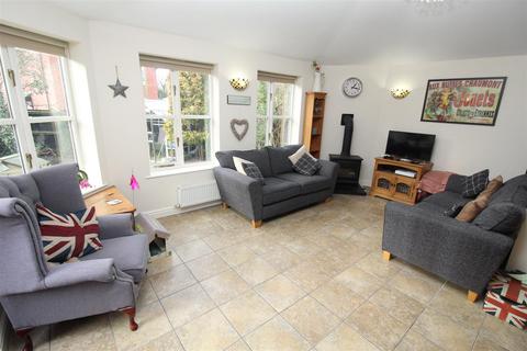 1 Bramblewood Close, Chirk Bank, Wrexham, LL14 5LP