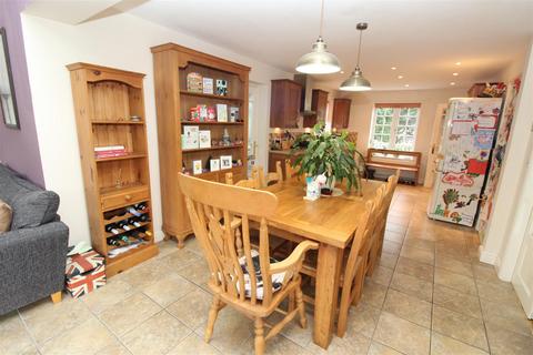 1 Bramblewood Close, Chirk Bank, Wrexham, LL14 5LP