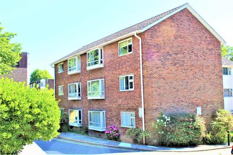 2 bedroom flat to rent, Cliveden Court Preston Park