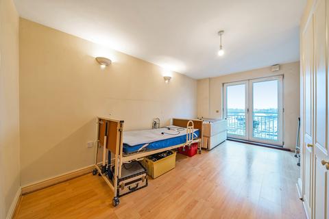 2 bedroom flat for sale, Station Road, Edgware, Greater London. HA8 7JQ