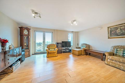 2 bedroom flat for sale, Station Road, Edgware, Greater London. HA8 7JQ