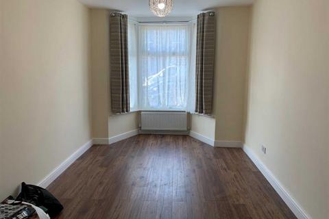 2 bedroom house to rent, St. Marys Road, Ilford