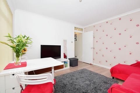 1 bedroom apartment to rent, Sutton Grove Sutton SM1