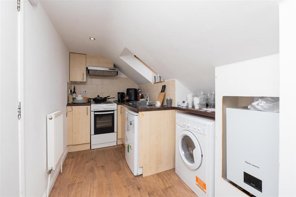 Flat-4-Douglas-court-BS15-1 QT-2.jpg
