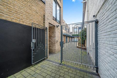 2 bedroom flat for sale, Kings Head Passage, Clapham