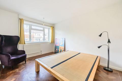 6 Basildon Close, Sutton, SM2 5QJ