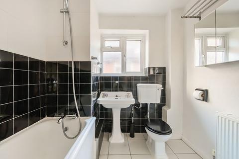 6 Basildon Close, Sutton, SM2 5QJ