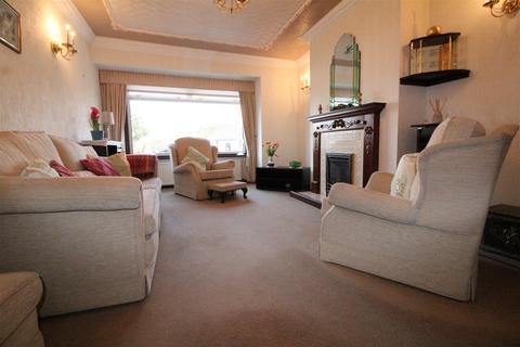 2 bedroom semi-detached bungalow for sale, Smithies Moor Close, Birstall, Batley