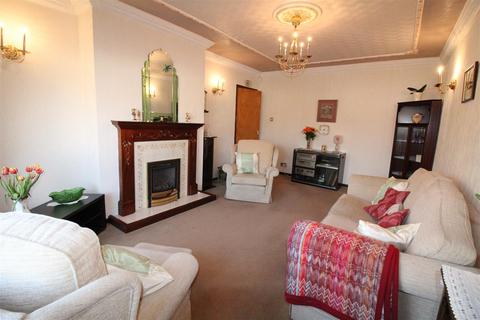 2 bedroom semi-detached bungalow for sale, Smithies Moor Close, Birstall, Batley