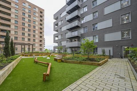 2 bedroom flat to rent, Nautilus Apartments, Pontoon Dock, Canning Town, London, E16