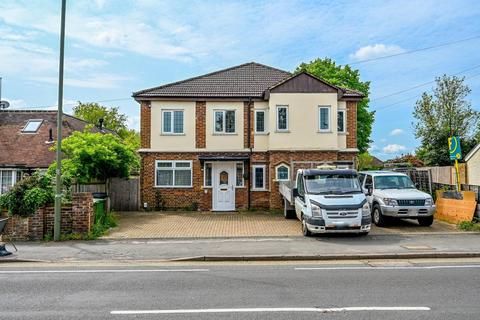 6 bedroom detached house to rent, Aldershot Road, Guildford, Guildford, GU2