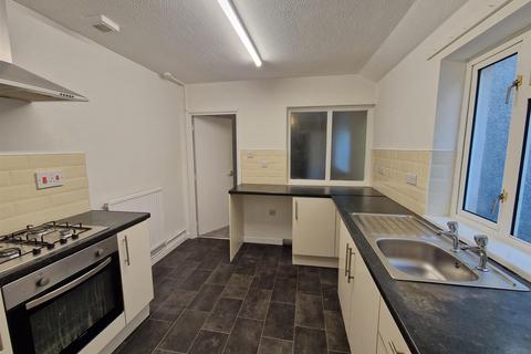 Studio to rent, Page Street, Central Swansea