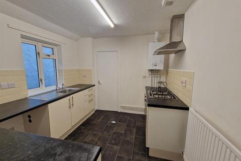 Studio to rent, Page Street, Central Swansea