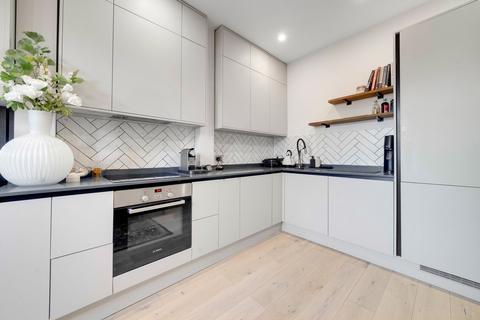 2 bedroom flat for sale, Richborne Terrace, London SW8