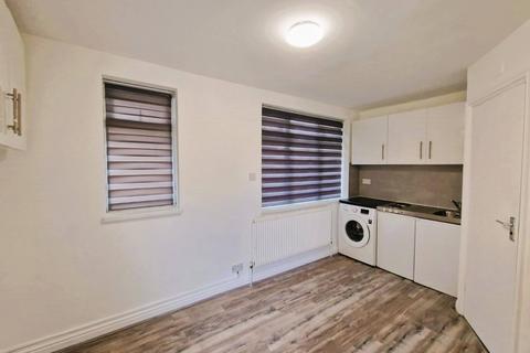 1 bedroom flat to rent, 44a Wenlock Road, Edgware HA8