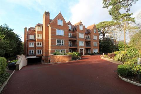 2 bedroom apartment to rent, Cavendish Road, Weybridge