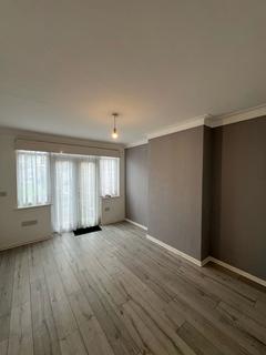 3 bedroom semi-detached house to rent, Valley Drive, London NW9