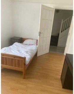 1 bedroom terraced house to rent, Leyton Green Road, London E10