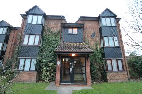 Studio to rent, Hawthorne Crescent, West Drayton, UB7