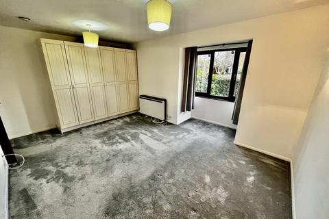 Studio to rent, Hawthorne Crescent, West Drayton, UB7