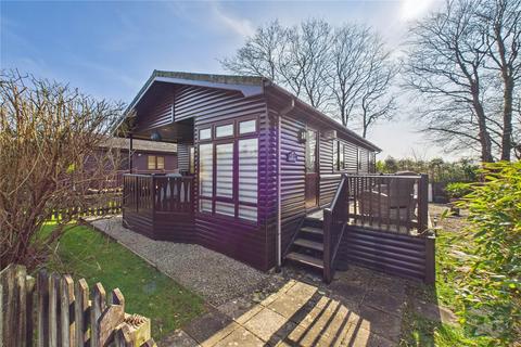 2 bedroom bungalow for sale, The Thatches, Devon PL21