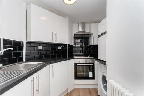 1 bedroom apartment to rent, Queensbridge Road, London E2