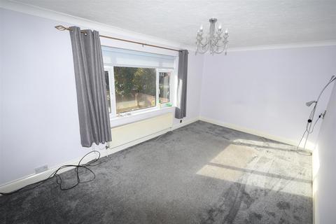 3 bedroom semi-detached house for sale, Margraten Avenue, Canvey Island SS8