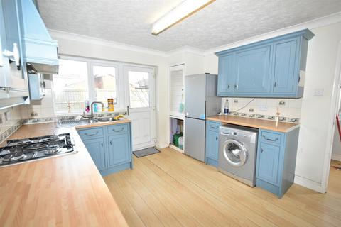 3 bedroom semi-detached house for sale, Margraten Avenue, Canvey Island SS8