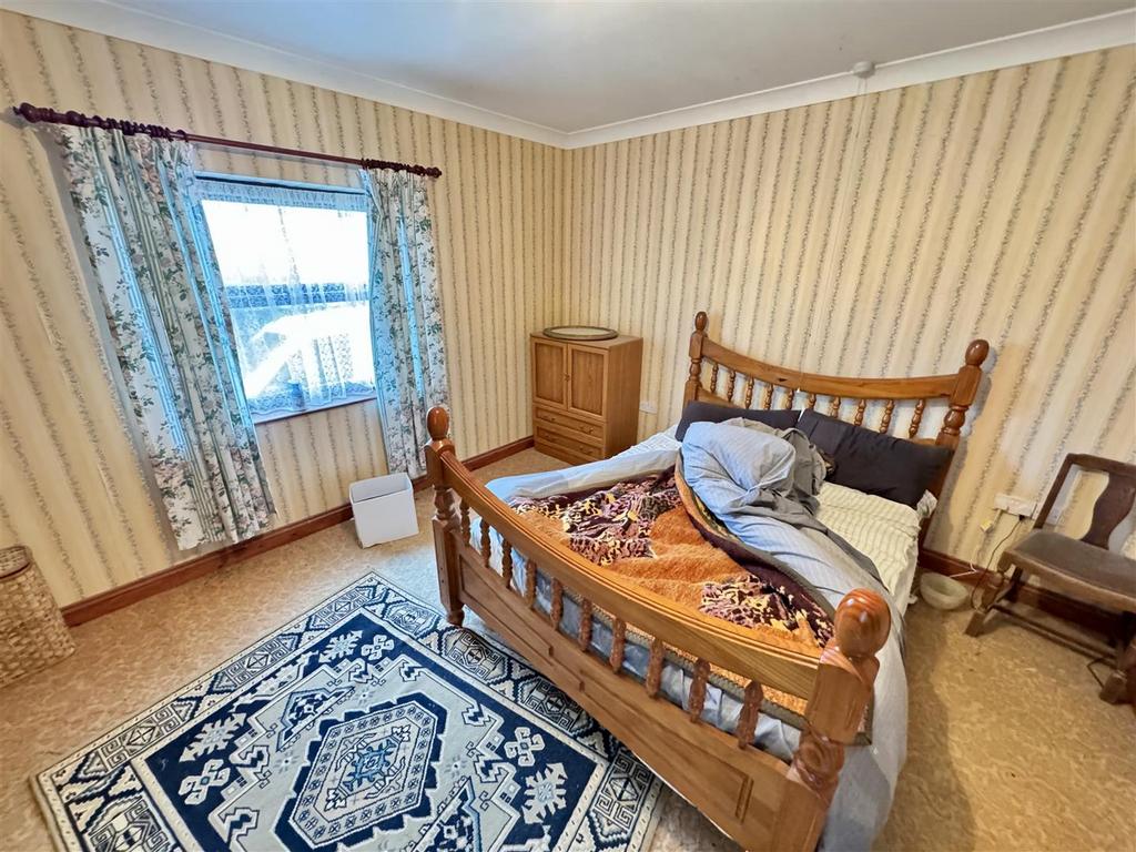 Ground floor bedroom 4