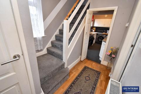 3 bedroom semi-detached house for sale, Greenside Place, Leicester