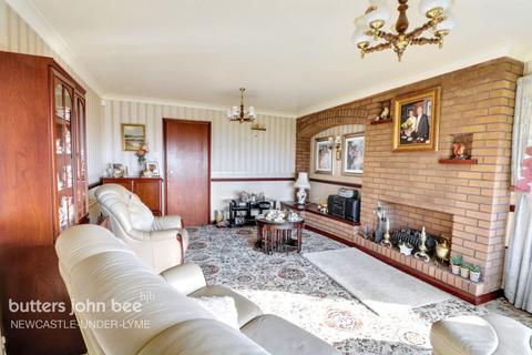 4 bedroom detached bungalow to rent, Tomfields, STOKE-ON-TRENT