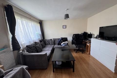 3 bedroom flat for sale, Hounslow, TW5