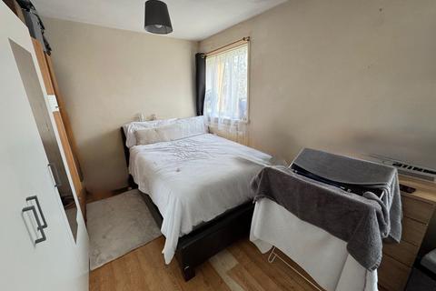 3 bedroom flat for sale, Hounslow, TW5