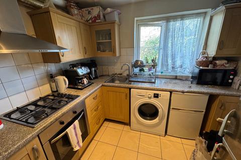 3 bedroom flat for sale, Hounslow, TW5