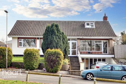 3 bedroom detached house for sale, Keyham Close, Leicester