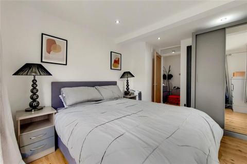 2 bedroom flat for sale, Birdhurst Road, London, SW18