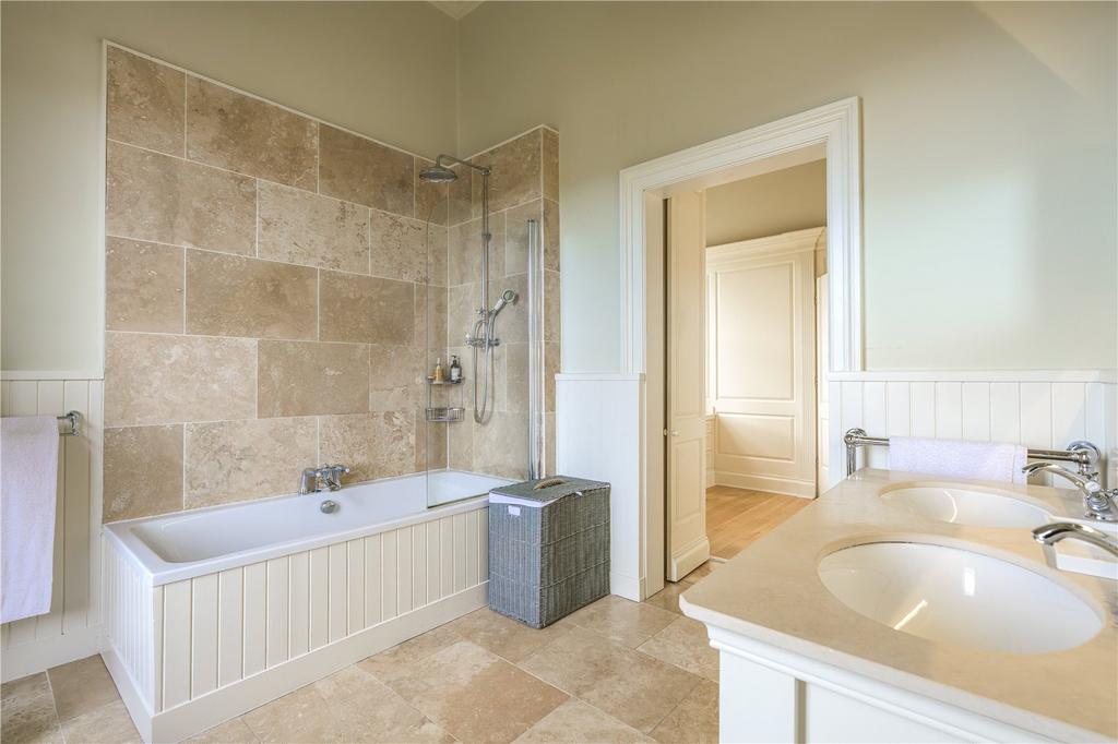 En Suite Bathroom