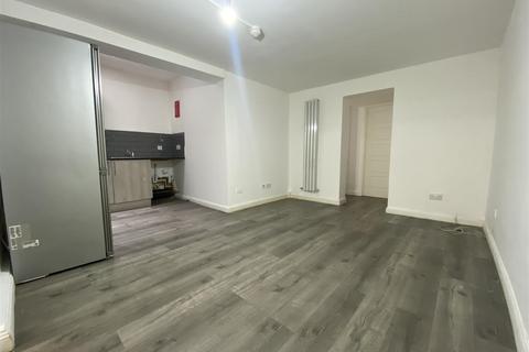 2 bedroom apartment to rent, Forest Road, London