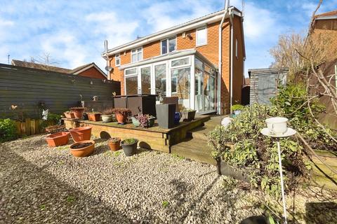 3 bedroom semi-detached house for sale, Darien Way, Leicester LE3