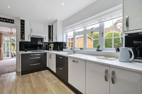 4 bedroom detached house for sale, Chapel Road, Warlingham CR6