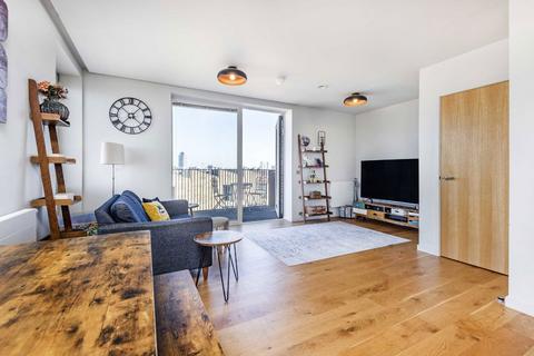 2 bedroom flat for sale, Paddlers Avenue, Brentford TW8