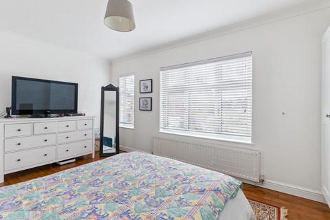 6 Douglas Crescent, Houghton Regis, Dunstable, LU5 5AT