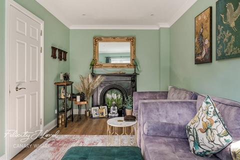 2 Arden Crescent, London, E14 9WA