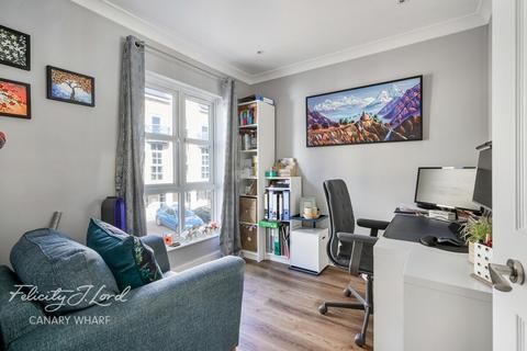 2 Arden Crescent, London, E14 9WA