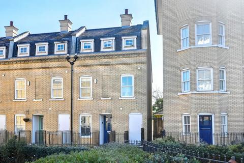 3 bedroom townhouse for sale, St. Matthews Gardens, Cambridge