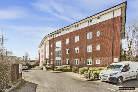 16, Kings Place North Drive, Hatfield, AL9 5EG
